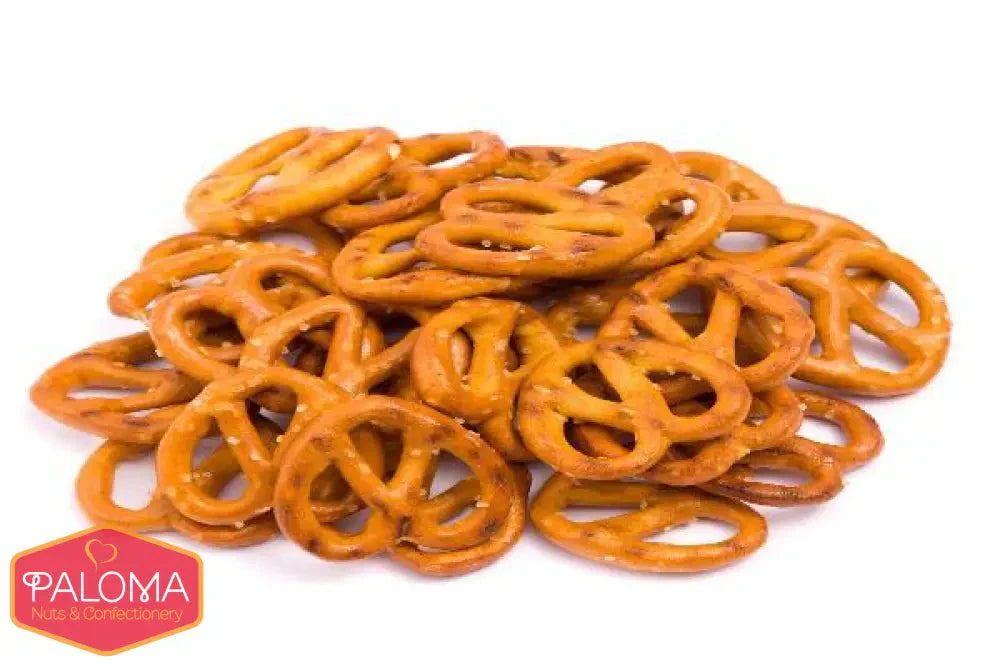 Pile of golden-brown, knot-shaped pretzels.