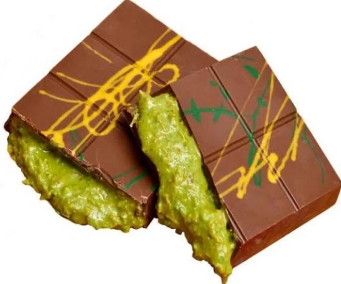 PISTACHIO GUSTO DUBAI CHOCOLATE 100G
